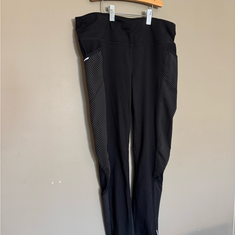 Athleta Black Leggings with Reflective Accents and side pockets